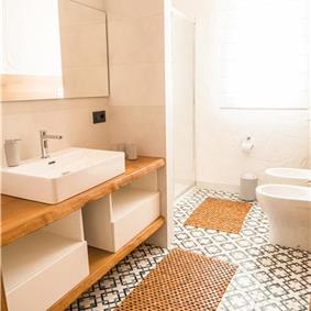 2 bedroom villa with infinity pool, near Alcamo, sleeps 4-5